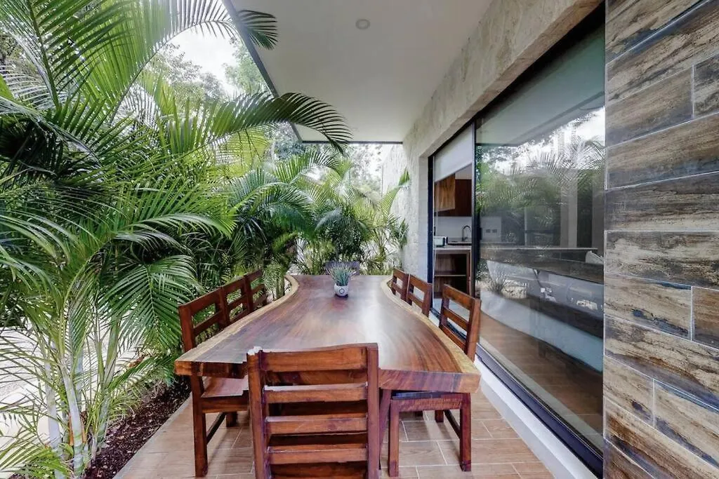 Contemporary Poolside Condo, Wi-Fi - Paraiso Kaanal 101 Tulum Apartment