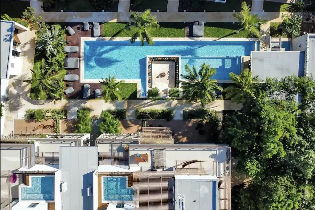 Apartment Contemporary Poolside Condo, Wi-Fi - Paraiso Kaanal 101 Tulum