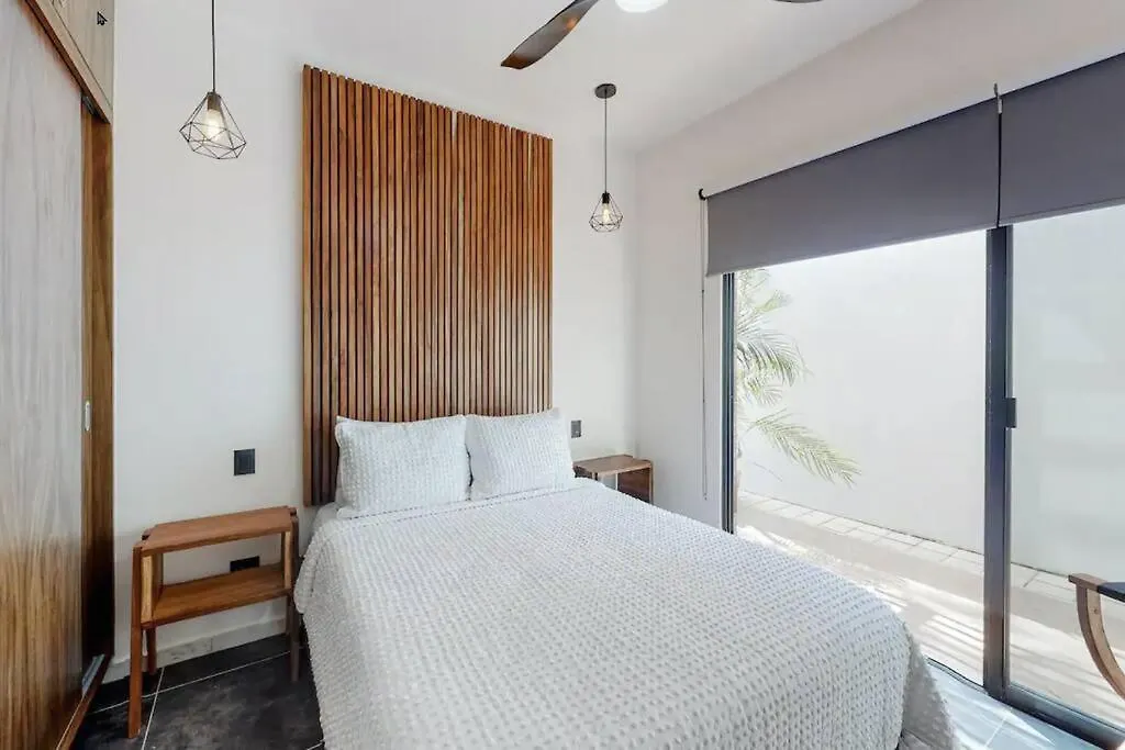 Contemporary Poolside Condo, Wi-Fi - Paraiso Kaanal 101 Tulum Apartment