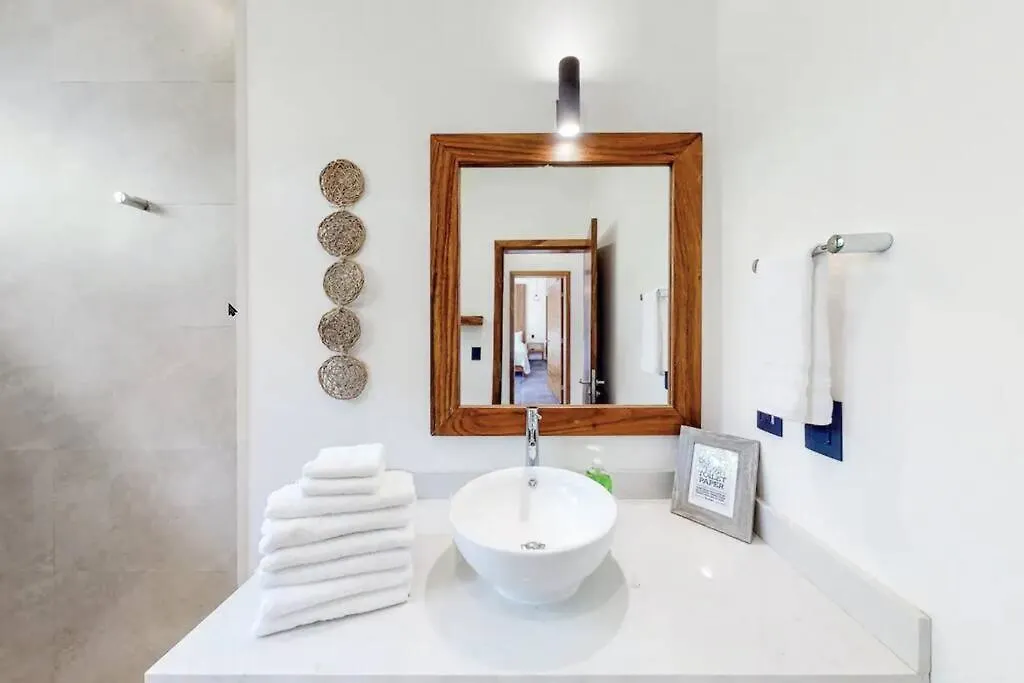 Contemporary Poolside Condo, Wi-Fi - Paraiso Kaanal 101 Tulum Apartment